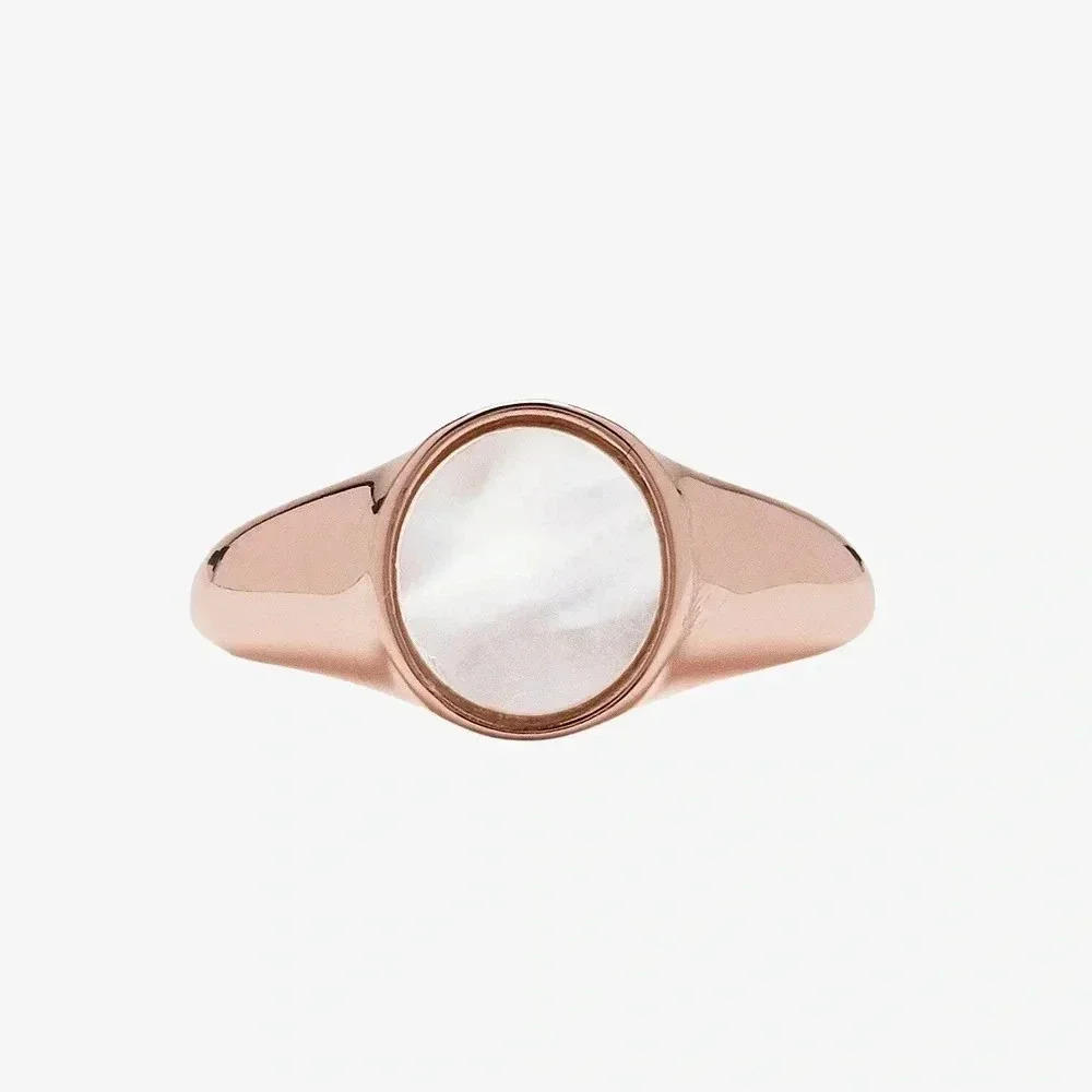PURA VIDA MOTHER OF PEARL SIGNET RING - Rose Gold